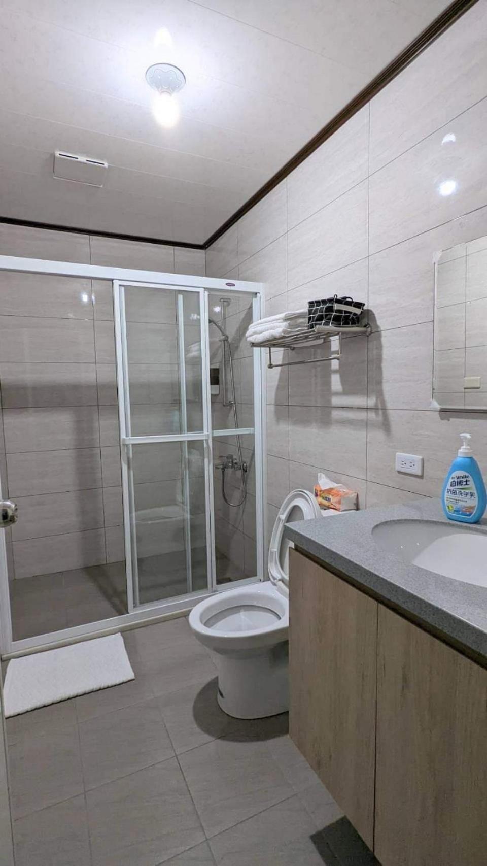 Yu Hai B&B Цзяосі Номер фото